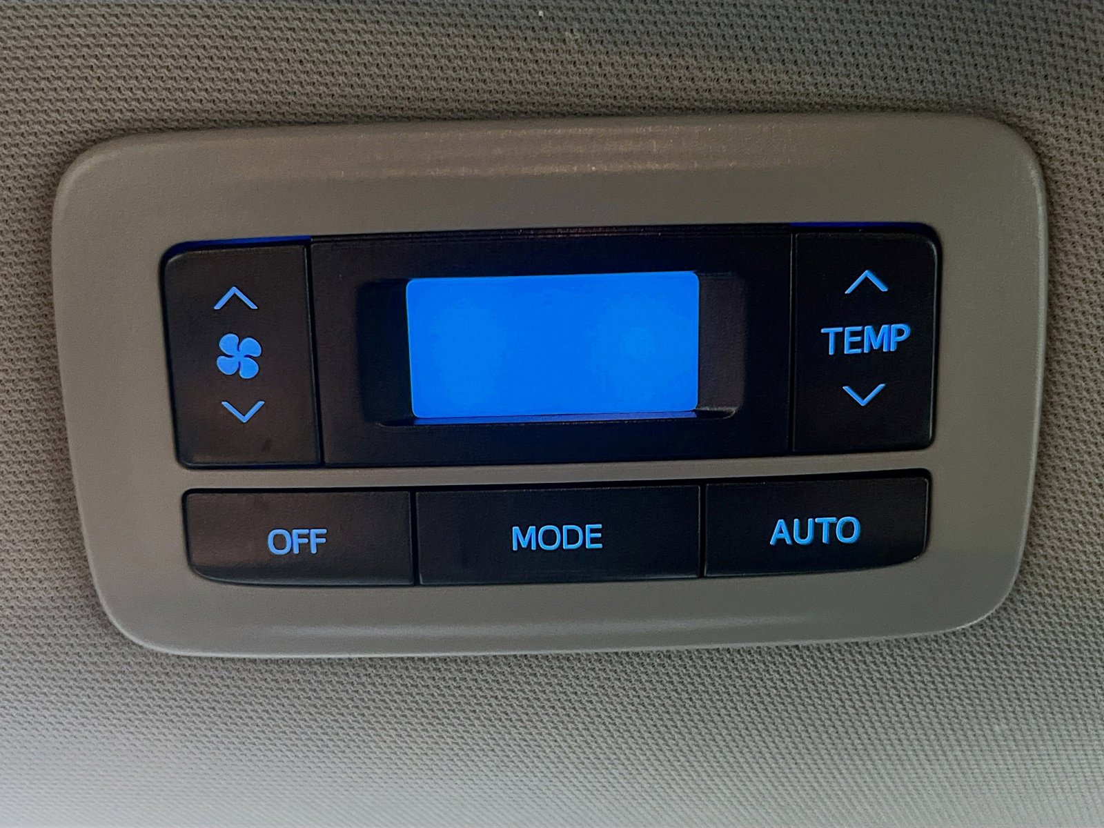 Used 2017 Toyota Sienna SE image 17