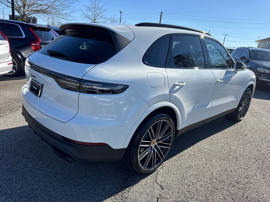 Used 2023 Porsche Cayenne Platinum Edition image 7