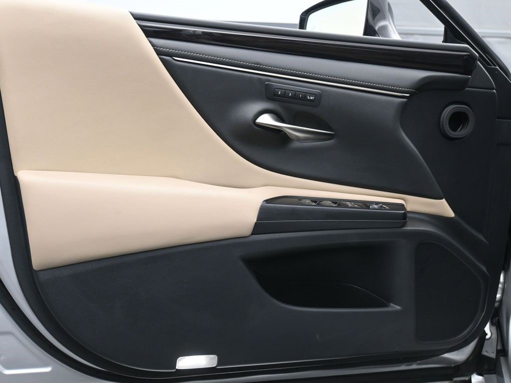 Used 2021 Lexus ES 250 w/ Premium Package image 9