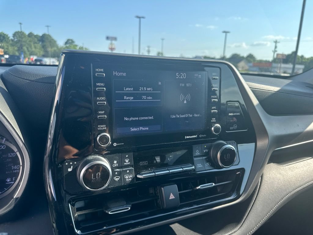 Used 2020 Toyota Highlander XLE FWD image 16