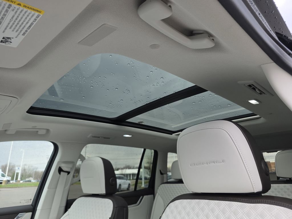 Used 2024 GMC Acadia Denali w/ Super Cruise Package image 11