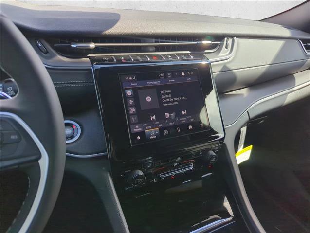 New 2025 Jeep Grand Cherokee Altitude image 13