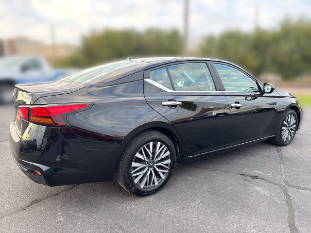 Used 2025 Nissan Altima 2.5 SV FWD image 5