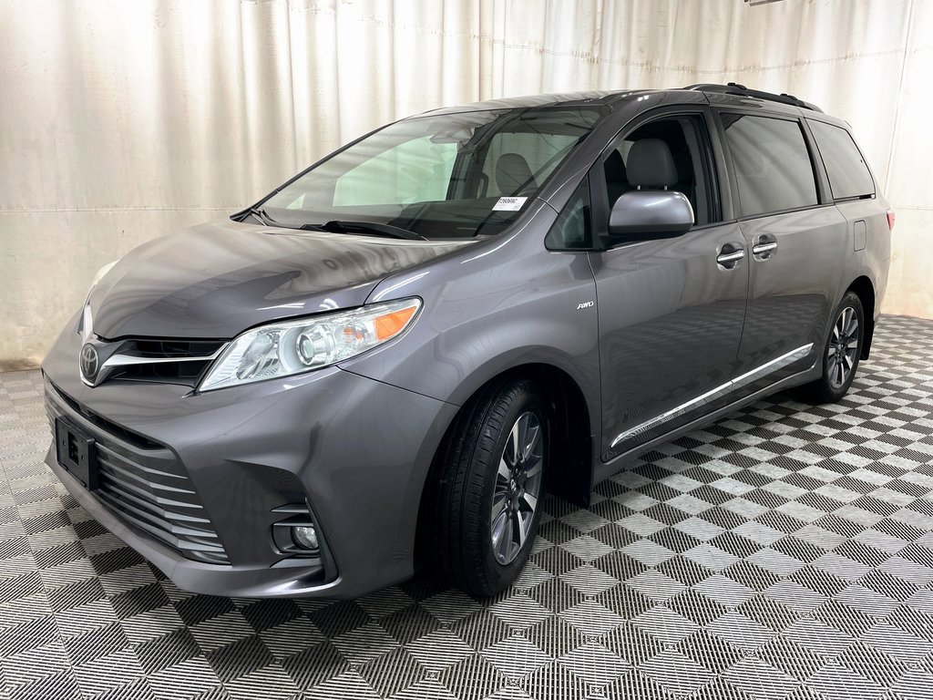 Used 2019 Toyota Sienna XLE image 18