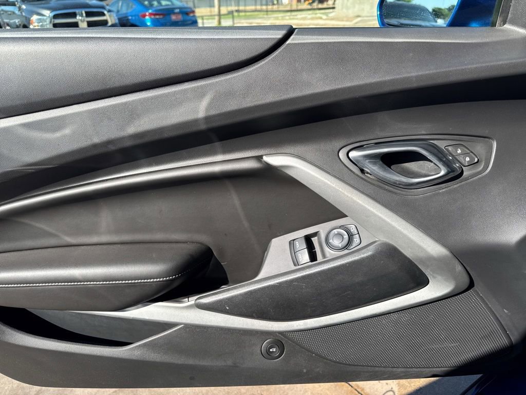 Used 2017 Chevrolet Camaro SS RWD image 20