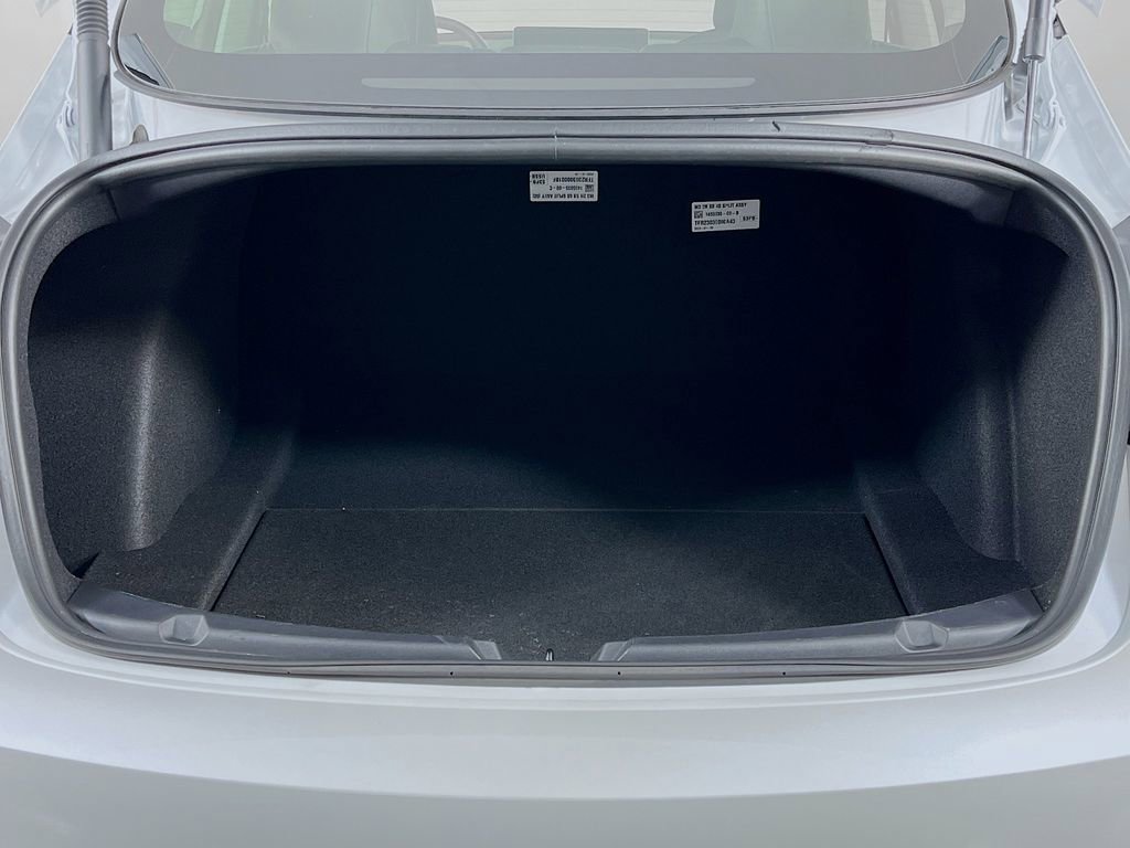 Used 2023 Tesla Model 3 Standard Range image 9