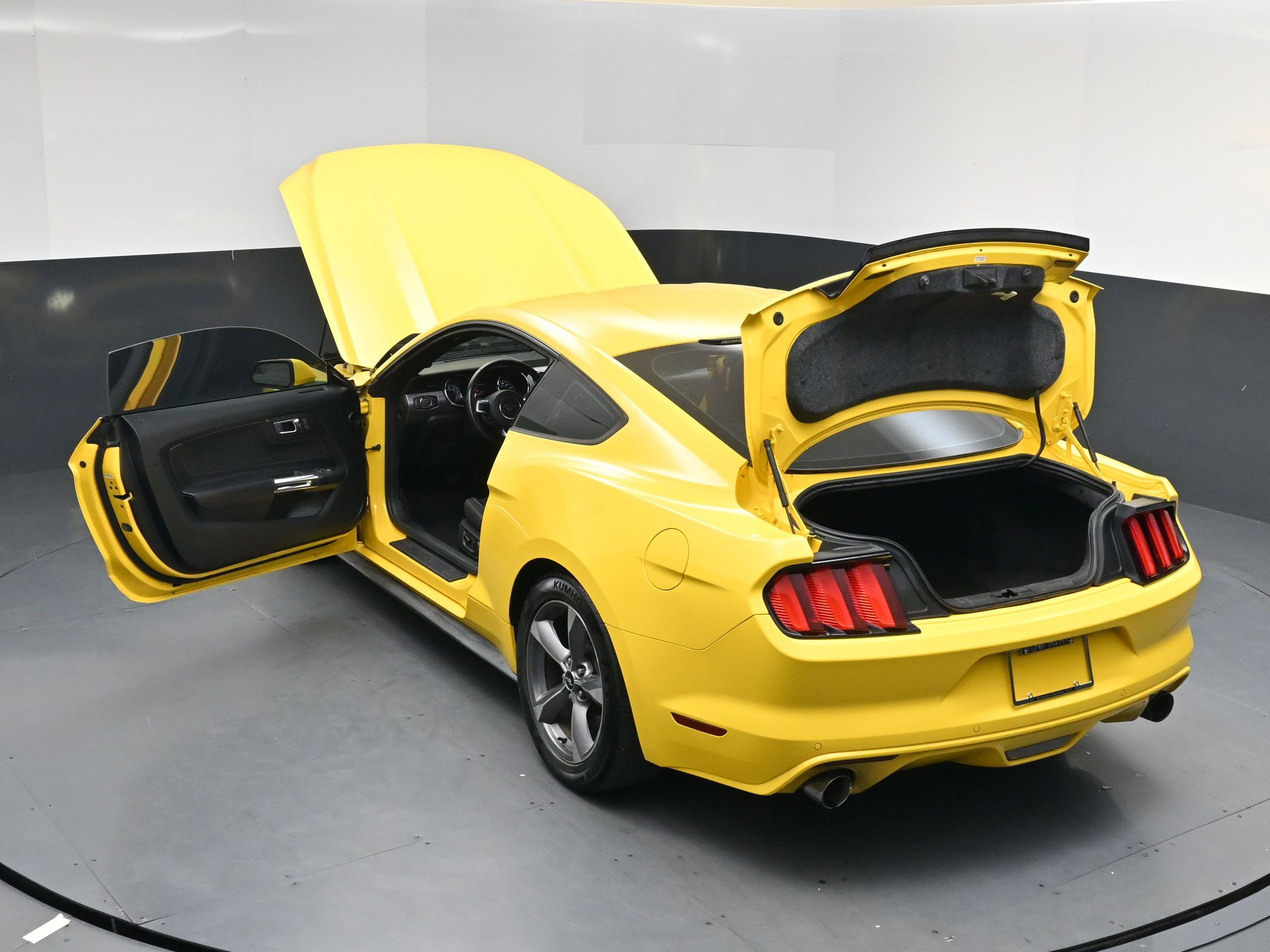 Used 2016 Ford Mustang EcoBoost image 21