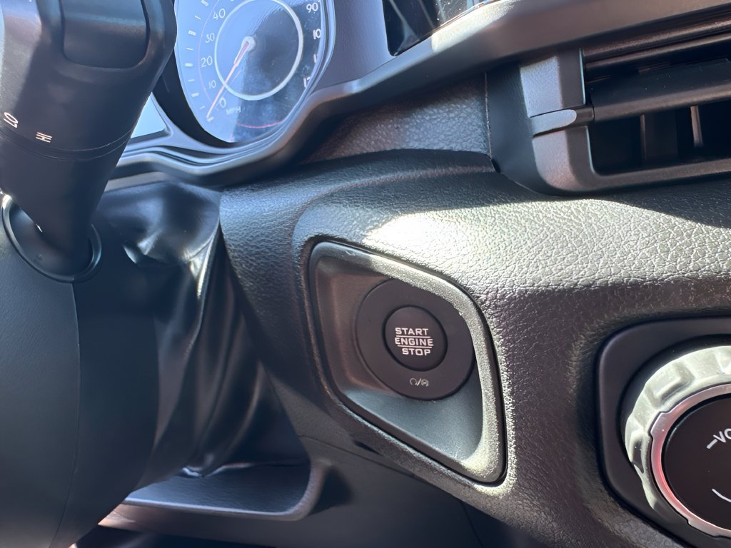 Used 2024 Jeep Gladiator Sport AWD/4WD image 16