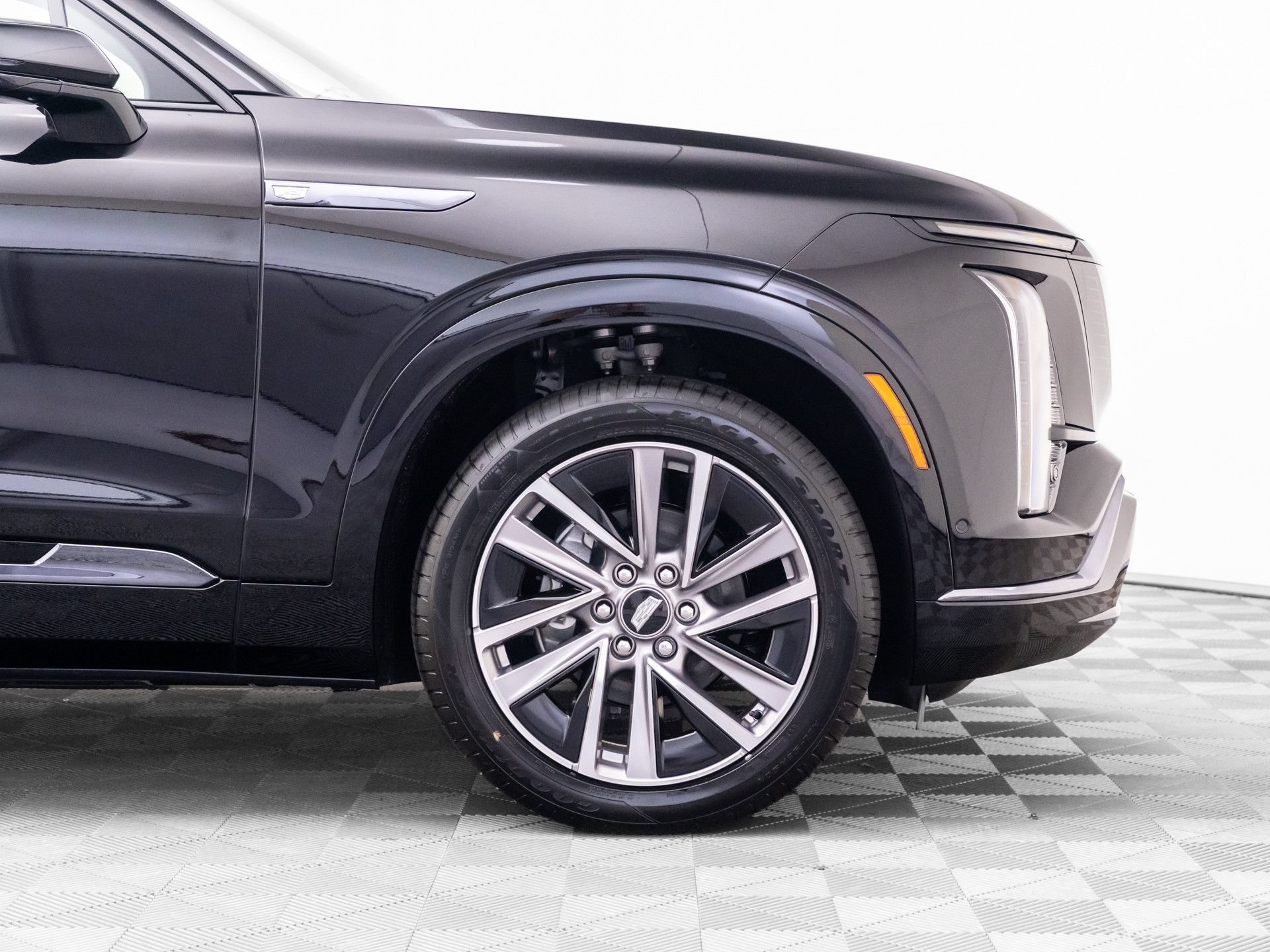 New 2027 Cadillac Vistiq Luxury w/ LPO, Floor Liner Package AWD/4WD image 32