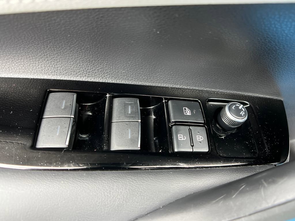 Used 2020 Toyota Corolla SE image 12