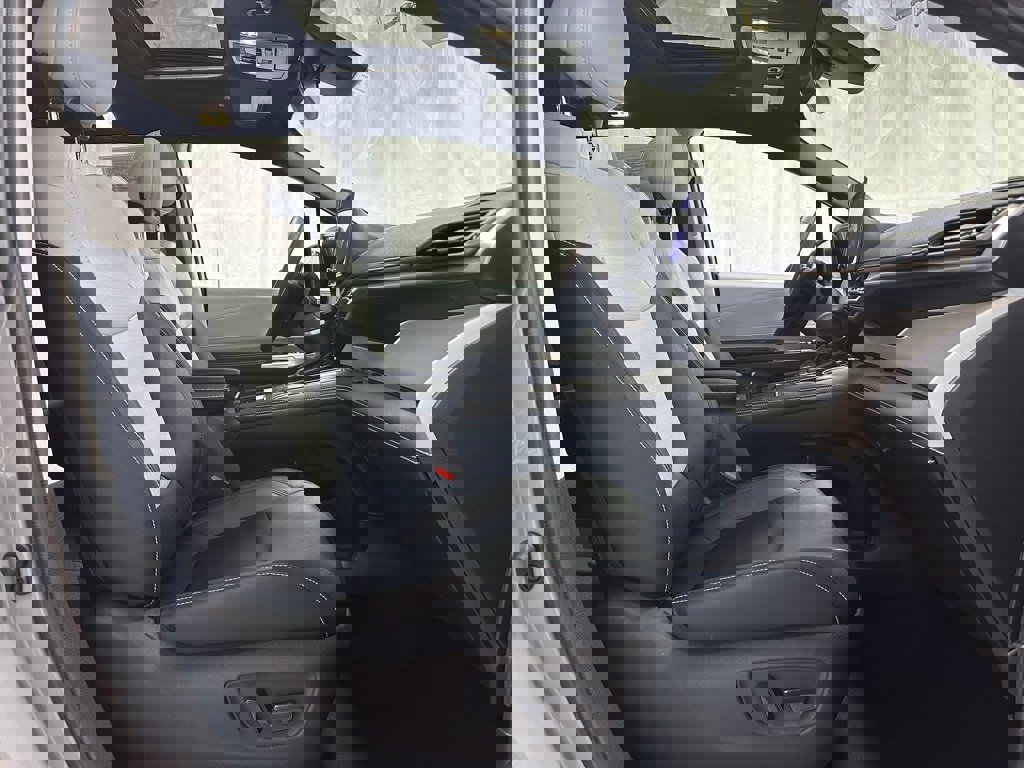 Used 2025 Toyota Sienna XSE image 66