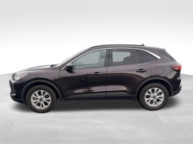 Used 2023 Ford Escape Active w/ Tech Pack #1 AWD/4WD image 2