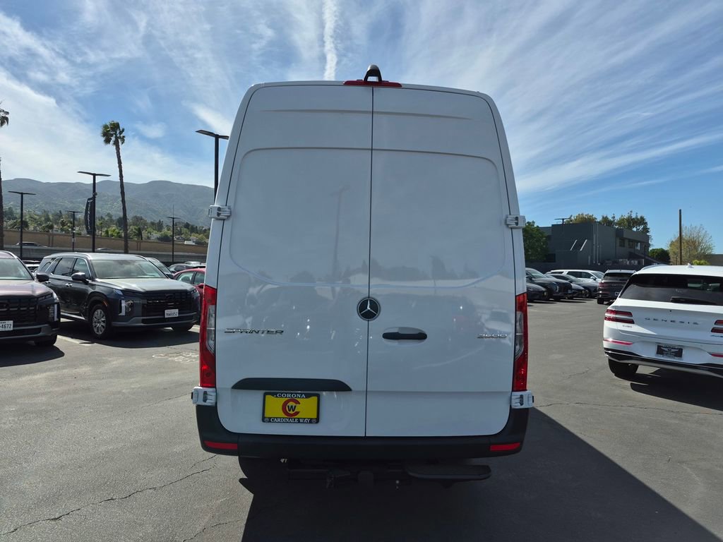 Used 2025 Mercedes-Benz Sprinter 2500 image 6