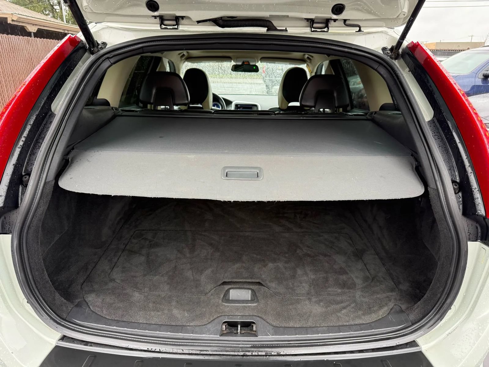 Used 2011 Volvo XC60 T6 R-Design w/ Convenience Pkg AWD/4WD image 13