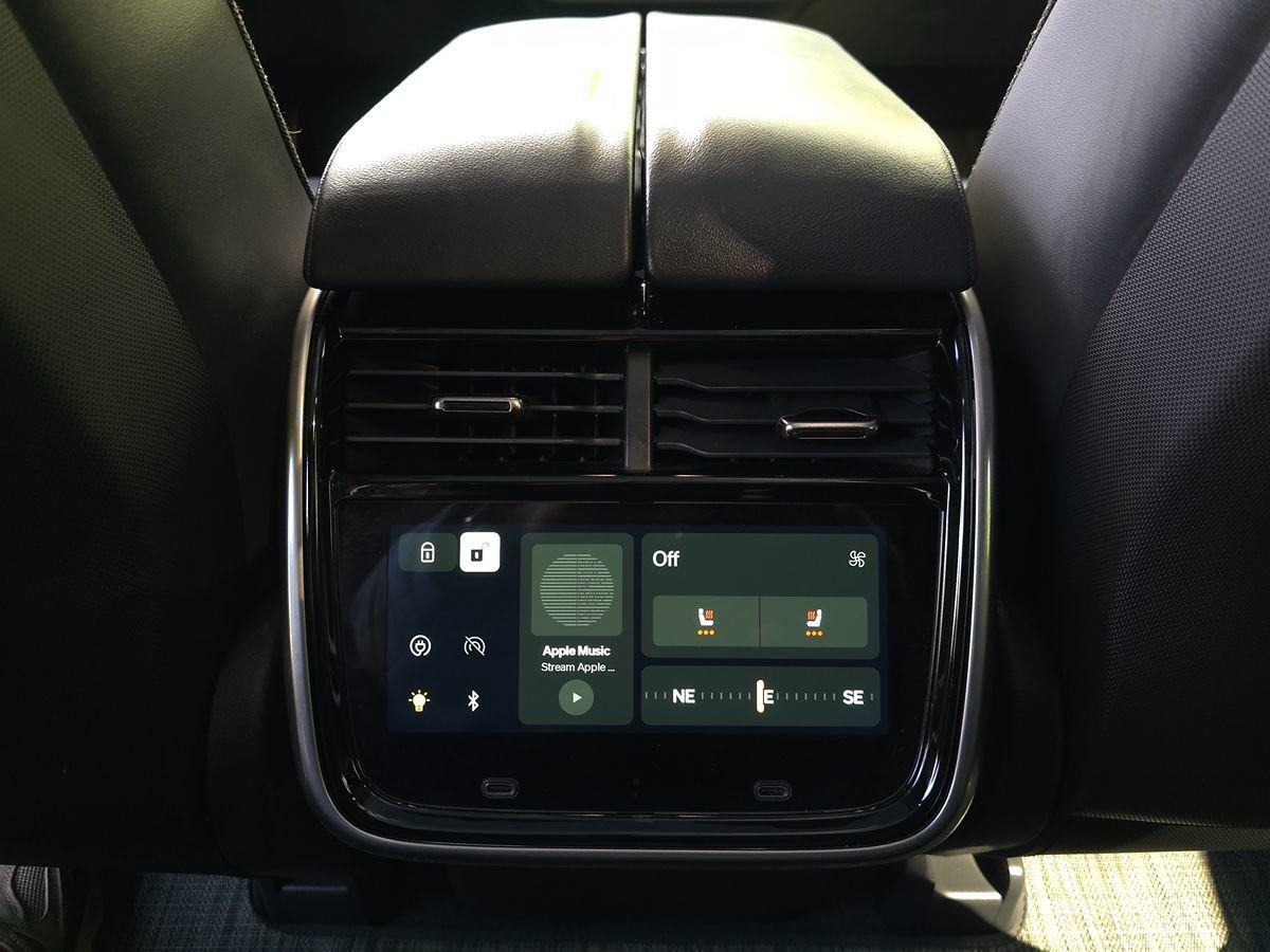 Used 2024 Rivian R1T Adventure AWD/4WD image 17
