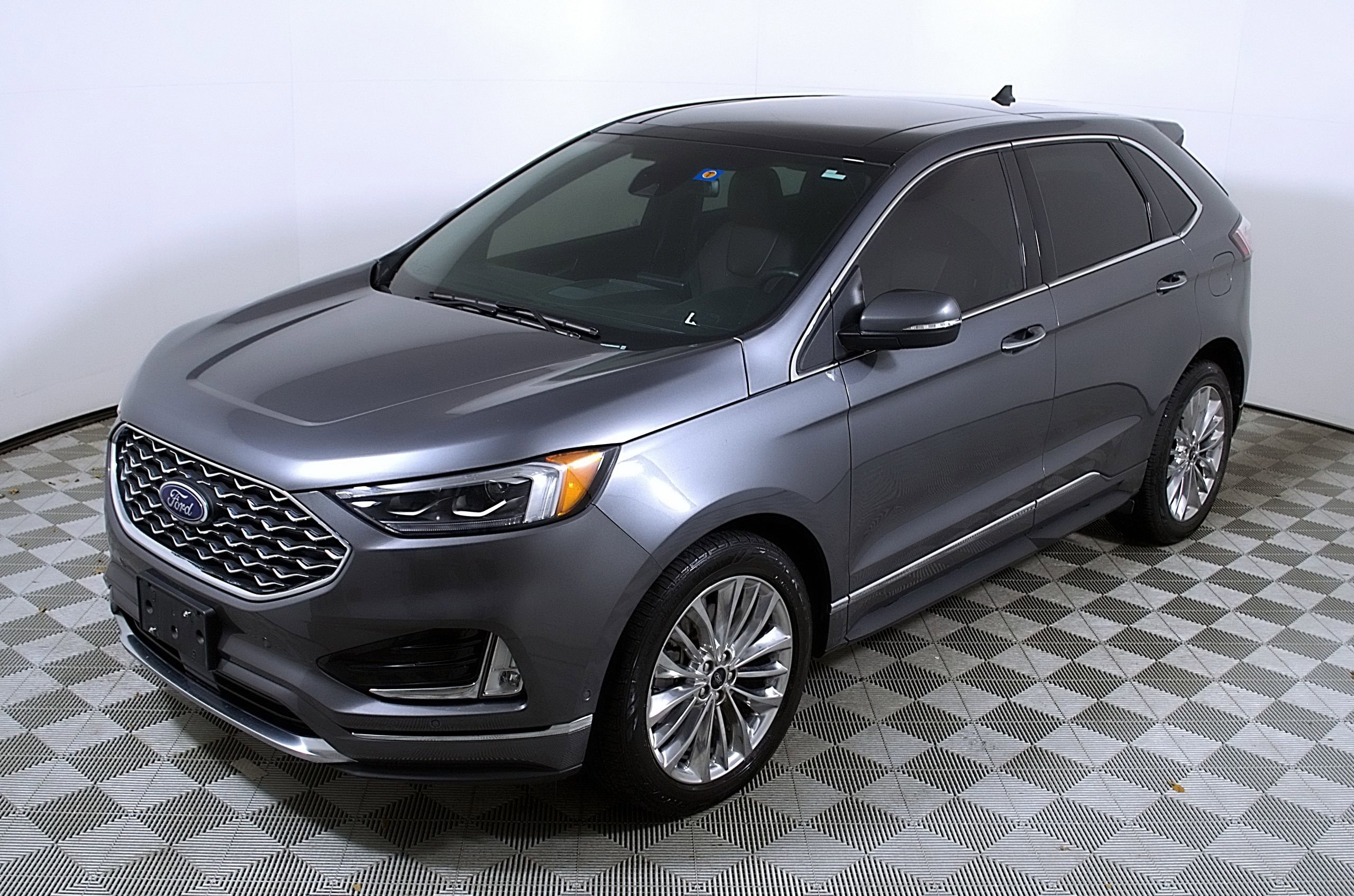 Used 2021 Ford Edge Titanium w/ Equipment Group 301A image 3