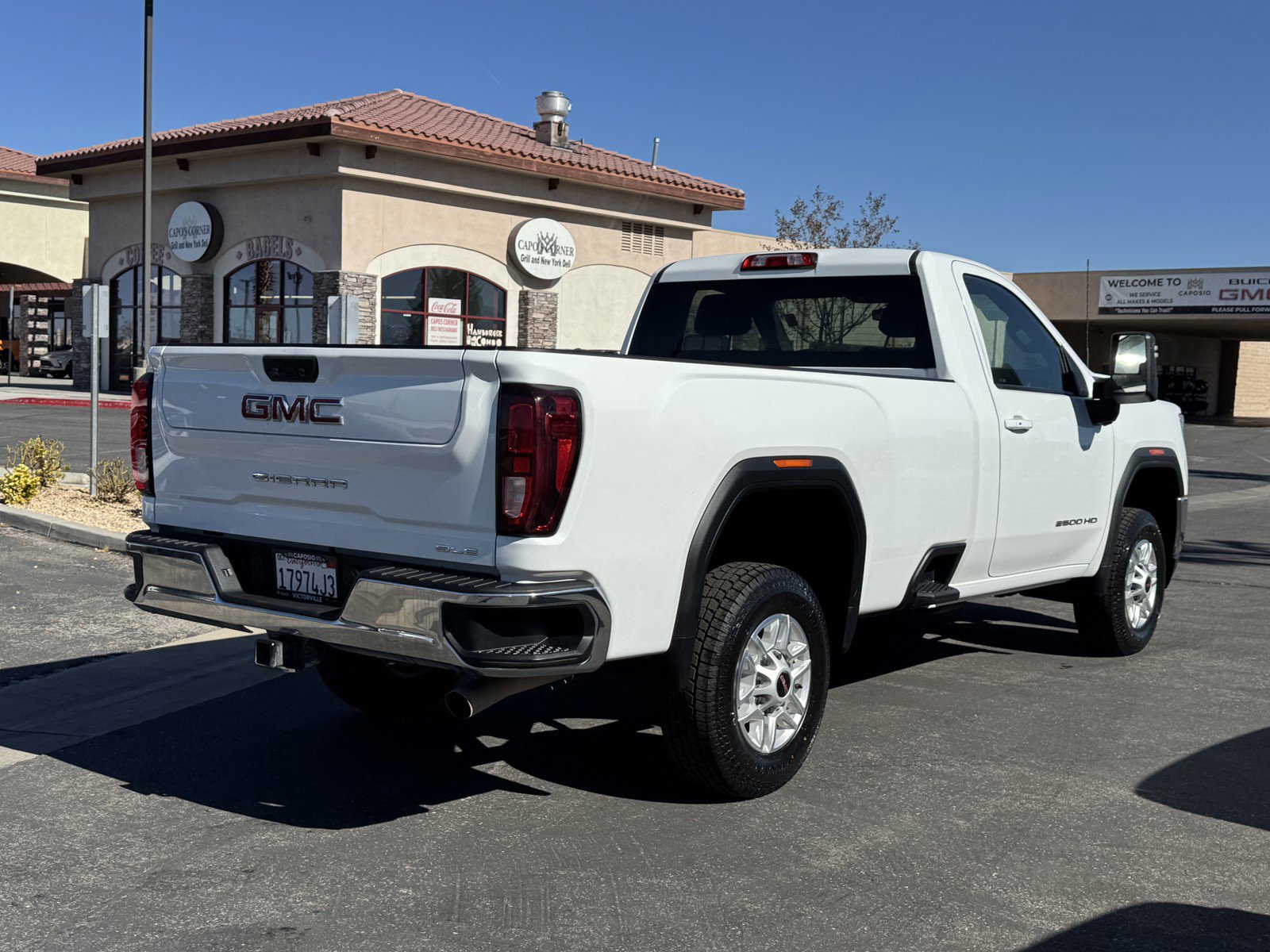 Used 2022 GMC Sierra 2500 SLE w/ SLE Convenience Package image 6