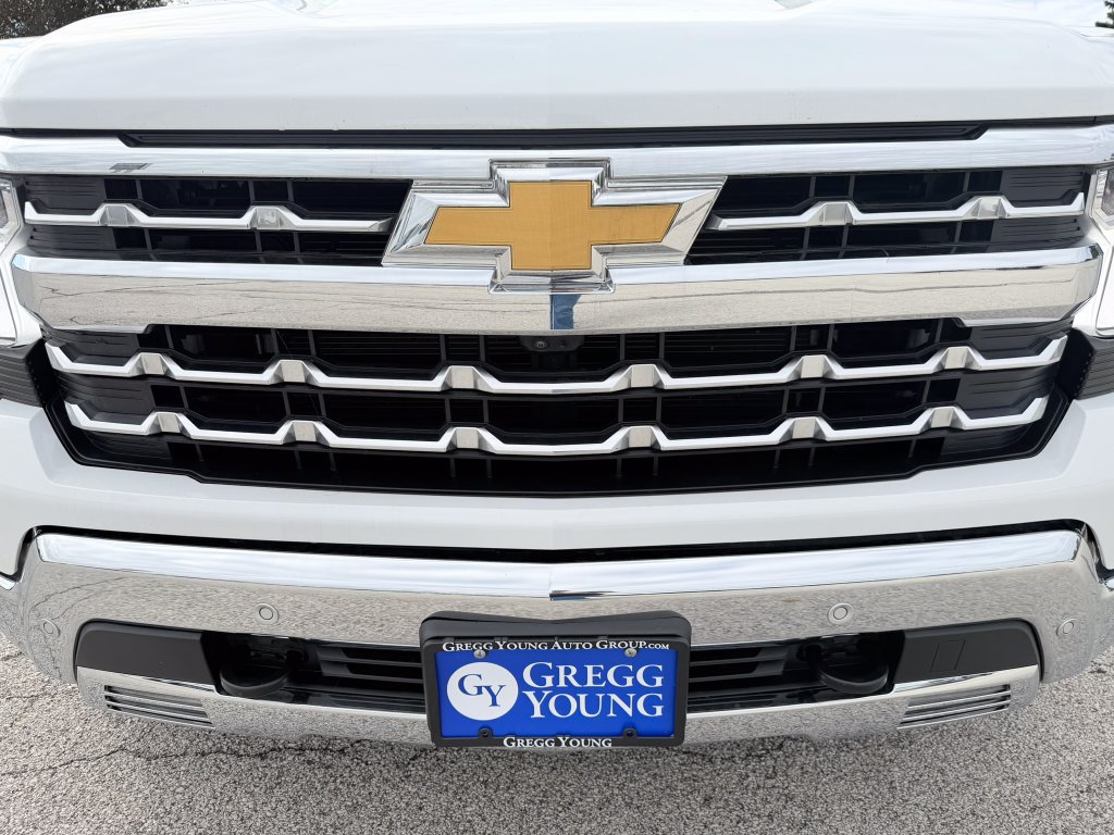 Used 2024 Chevrolet Silverado 1500 LTZ AWD/4WD image 30