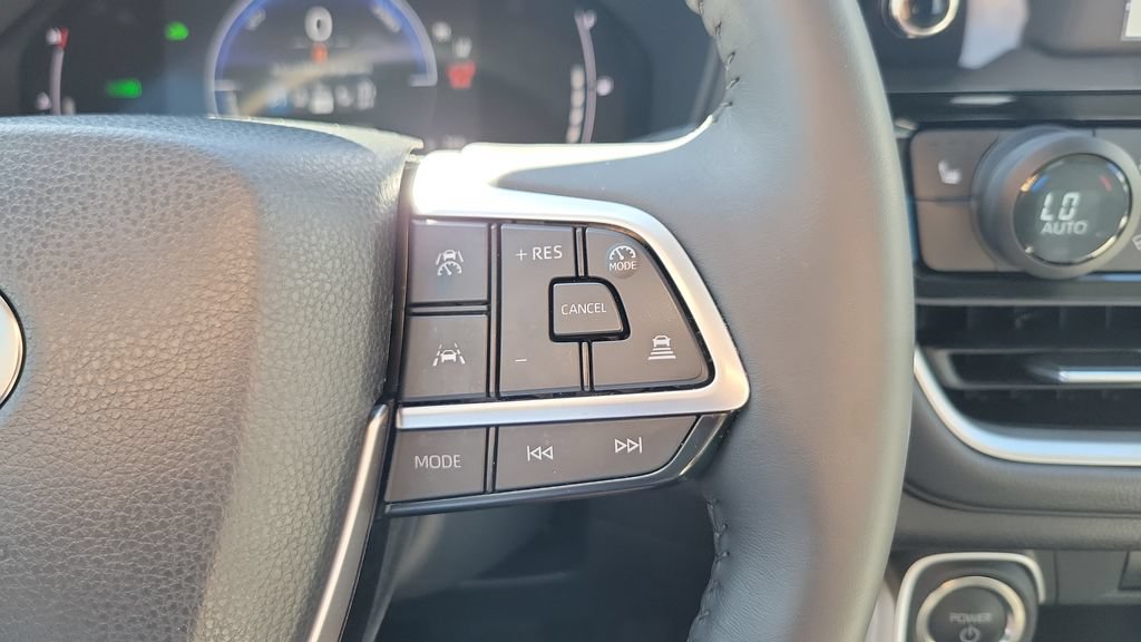 Used 2026 Toyota Grand Highlander XLE FWD image 21