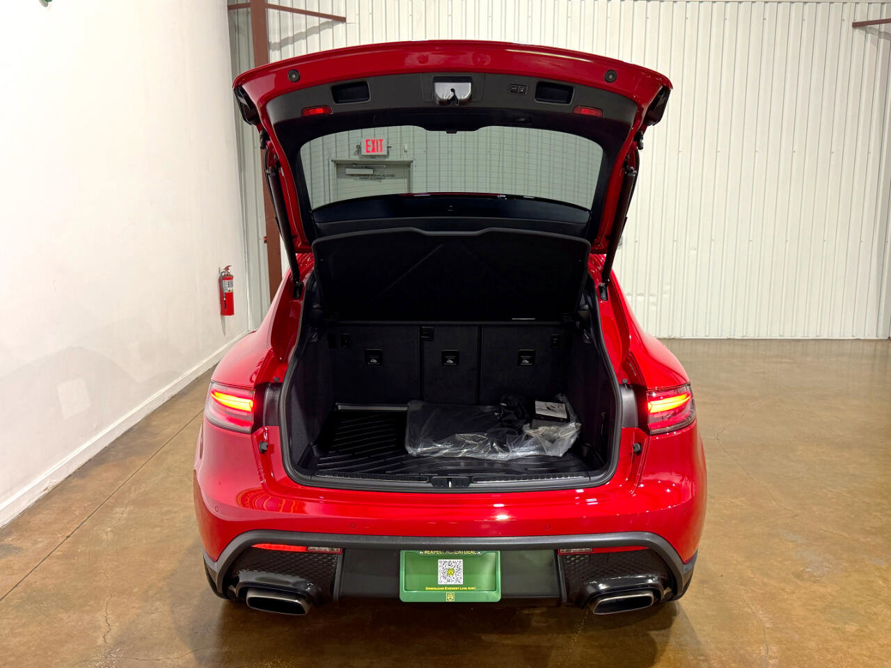 Used 2023 Porsche Macan image 44