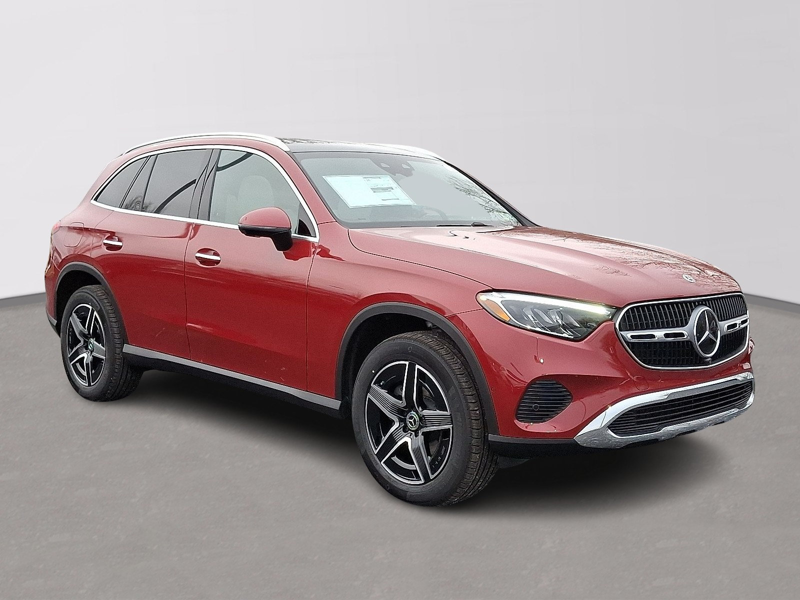 Used 2026 Mercedes-Benz GLC 300 4MATIC image 3