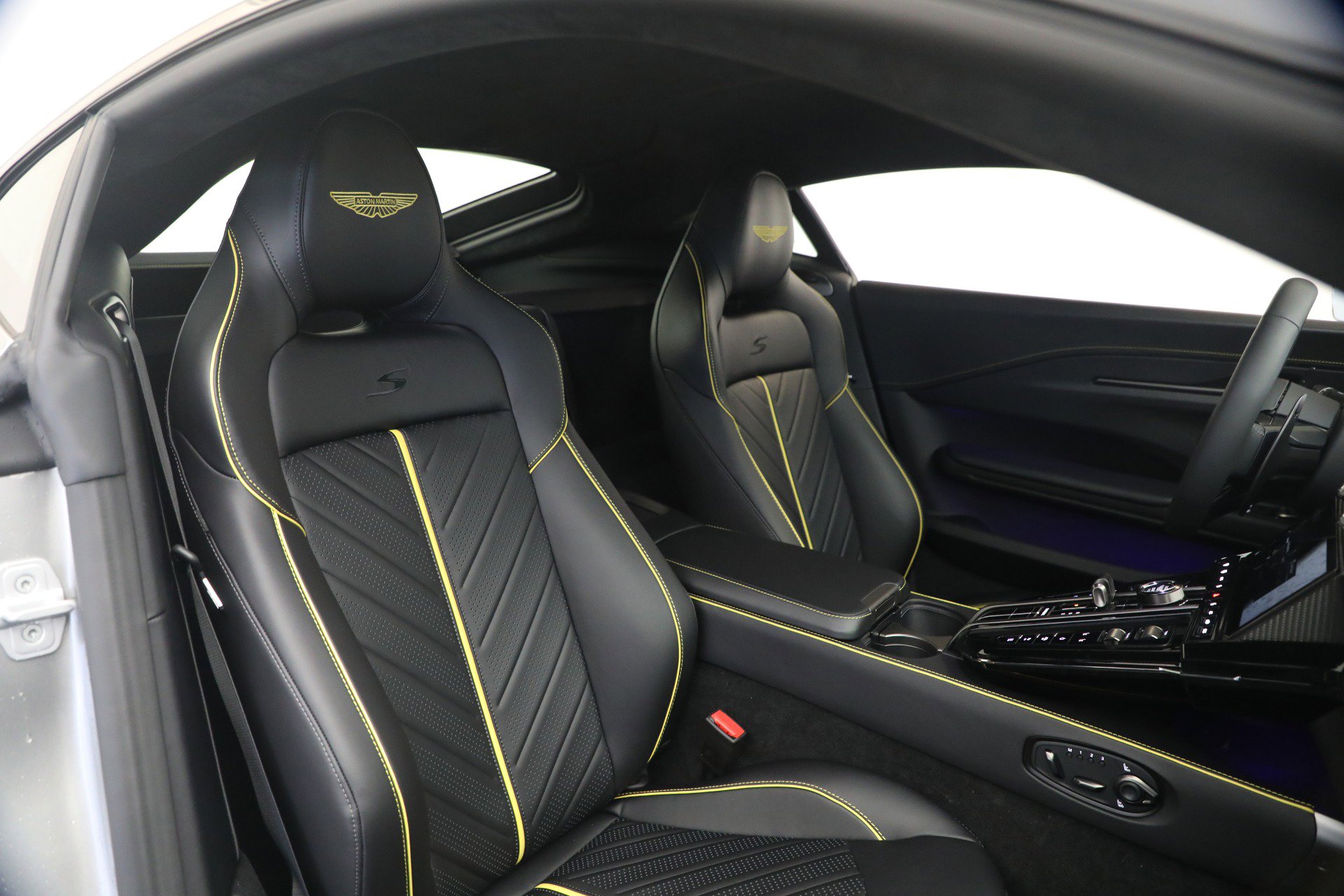 New 2026 Aston Martin V8 Vantage S image 27