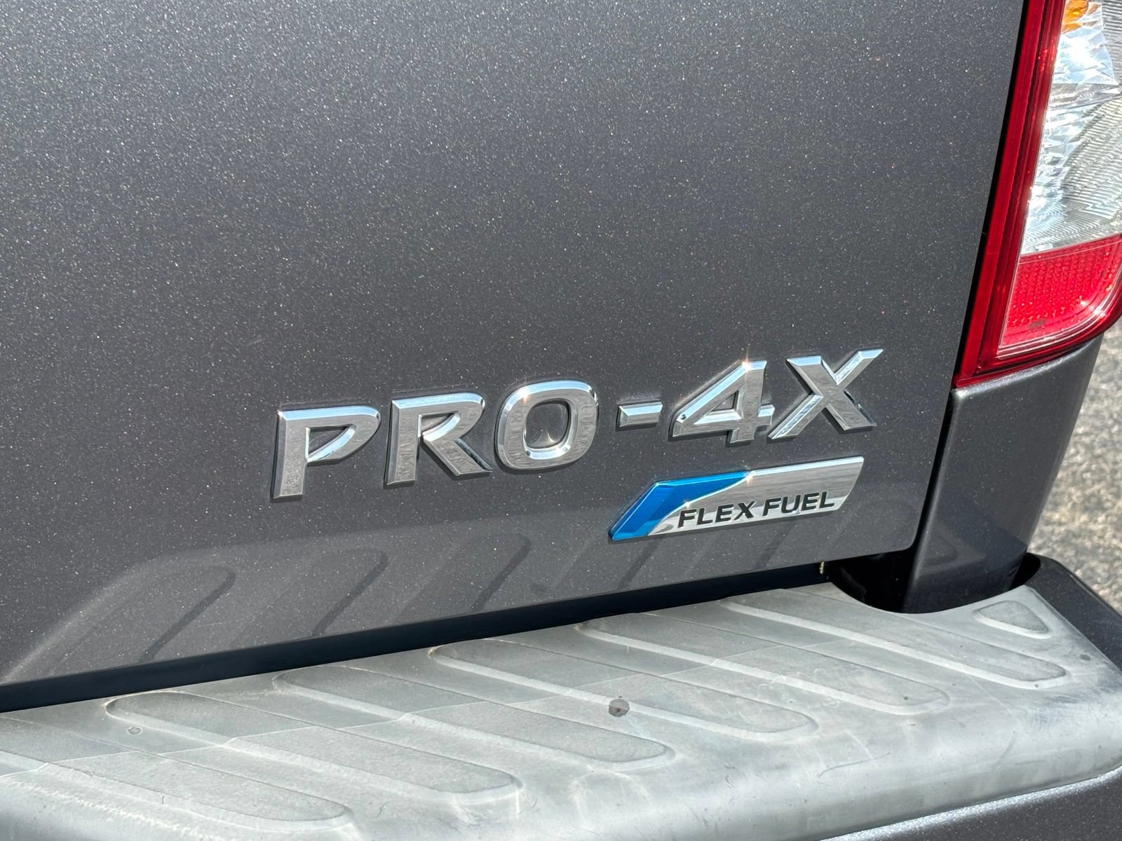Used 2018 Nissan Frontier PRO-4X w/ Pro-4x Luxury Package AWD/4WD image 12
