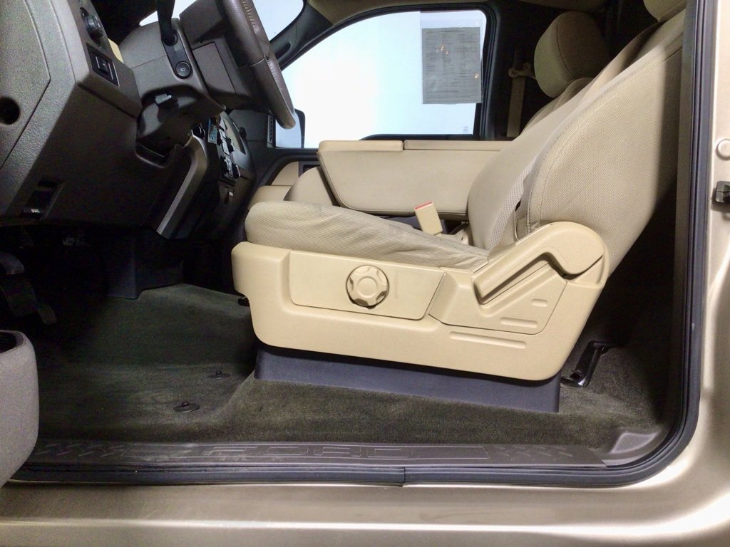 Used 2013 Ford F150 XLT w/ Mid Equipment Group image 14