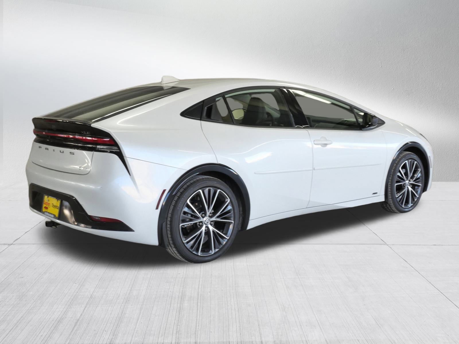 Used 2024 Toyota Prius XLE image 7