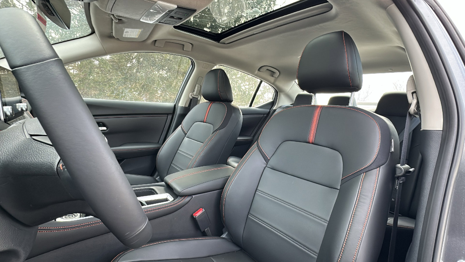 New 2025 Nissan Sentra SR w/ SR Premium Package FWD image 8