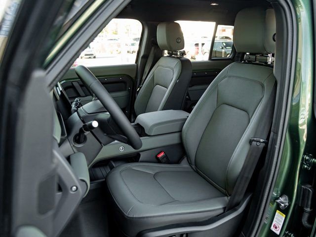 New 2026 Land Rover Defender 110 X-Dynamic SE image 13