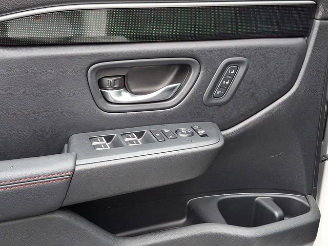 Certified 2025 Honda Pilot Black Edition image 14