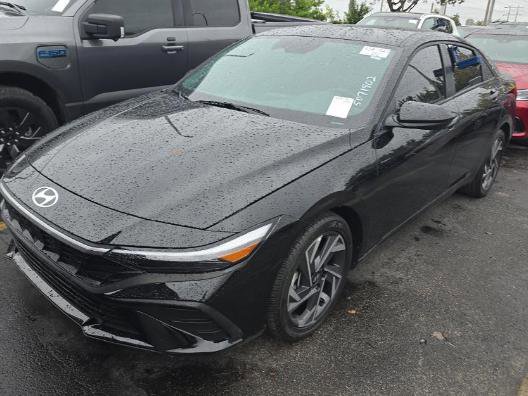 Used 2025 Hyundai Elantra Sport image 2