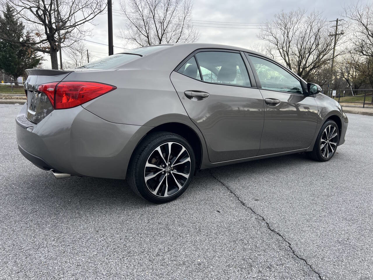 Used 2017 Toyota Corolla SE w/ Carpet Mat Package (TMS) image 5