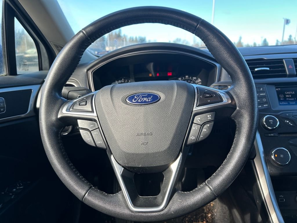 Used 2017 Ford Fusion SE image 19
