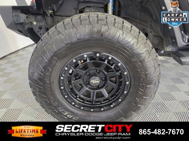 Used 2022 Jeep Gladiator Sport AWD/4WD image 9