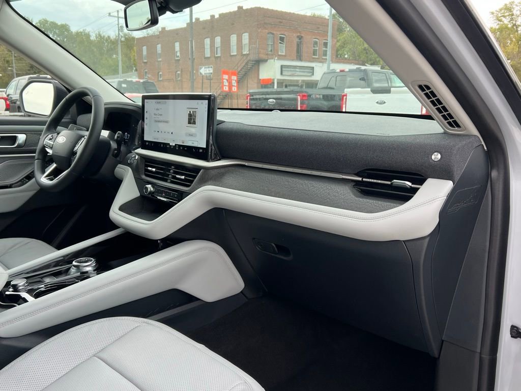 New 2026 Ford Explorer Platinum w/ LUX Leather Package image 20