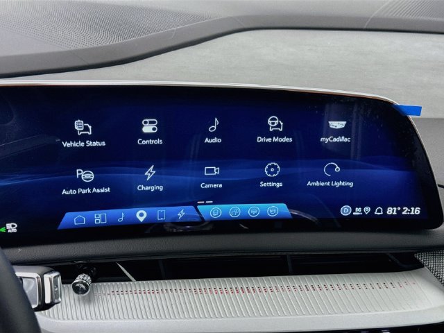 Used 2025 Cadillac Optiq Luxury 1 AWD/4WD image 15