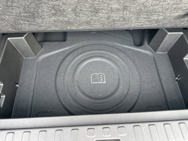 Used 2024 Chevrolet Equinox Premier w/ Redline Edition image 46