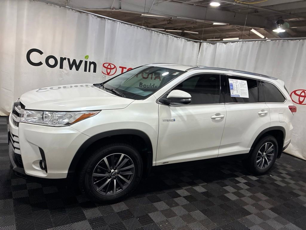 Used 2019 Toyota Highlander XLE w/ Carpet Mat Package (TMS) AWD/4WD image 4