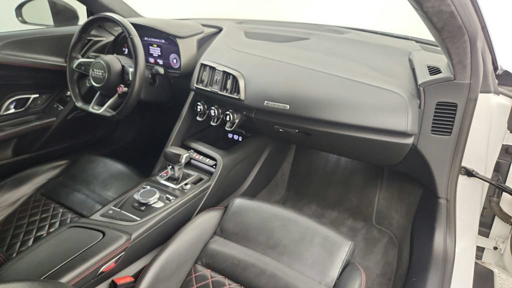 Used 2017 Audi R8 V10 w/ Carbon Exterior Package AWD/4WD image 43