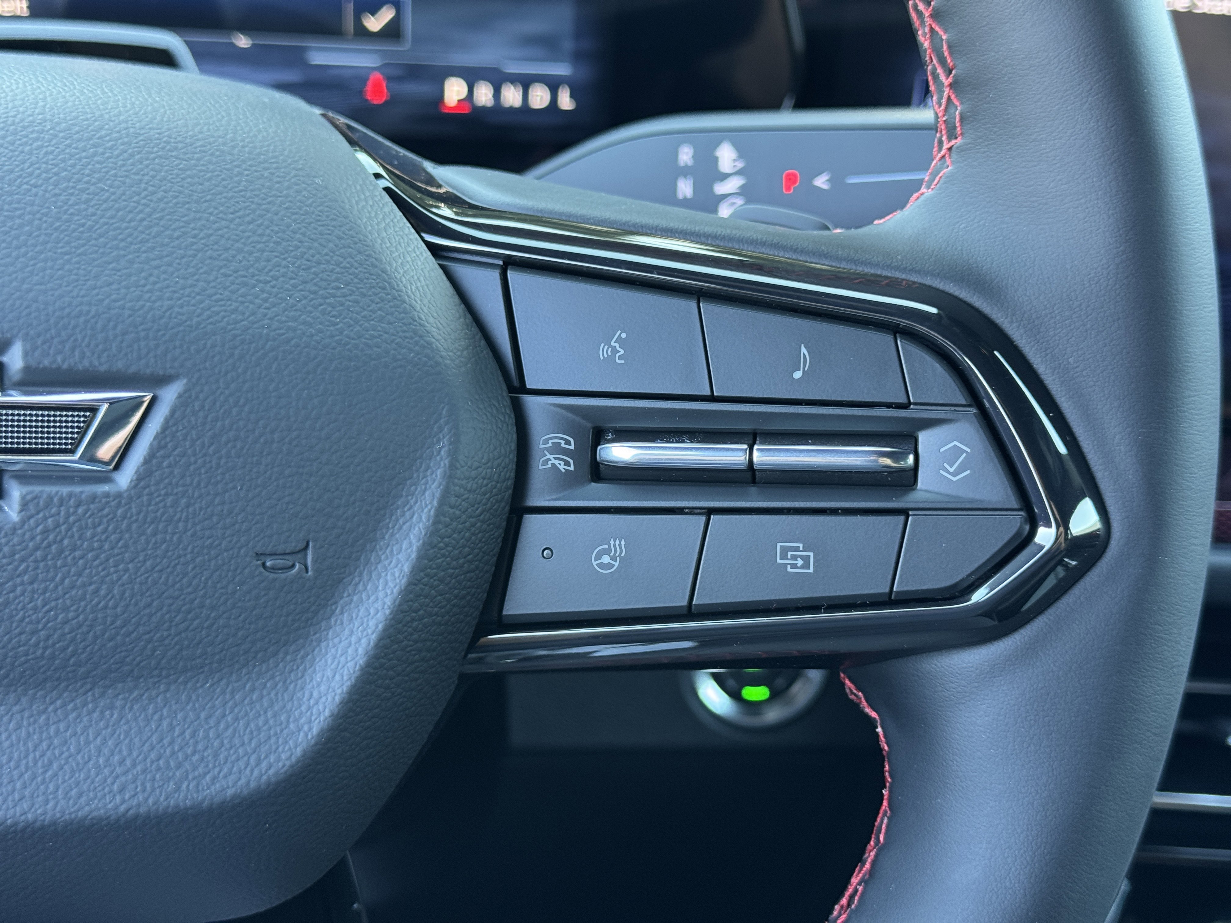 New 2026 Chevrolet Traverse RS w/ LPO, Floor Liner Package AWD/4WD image 28