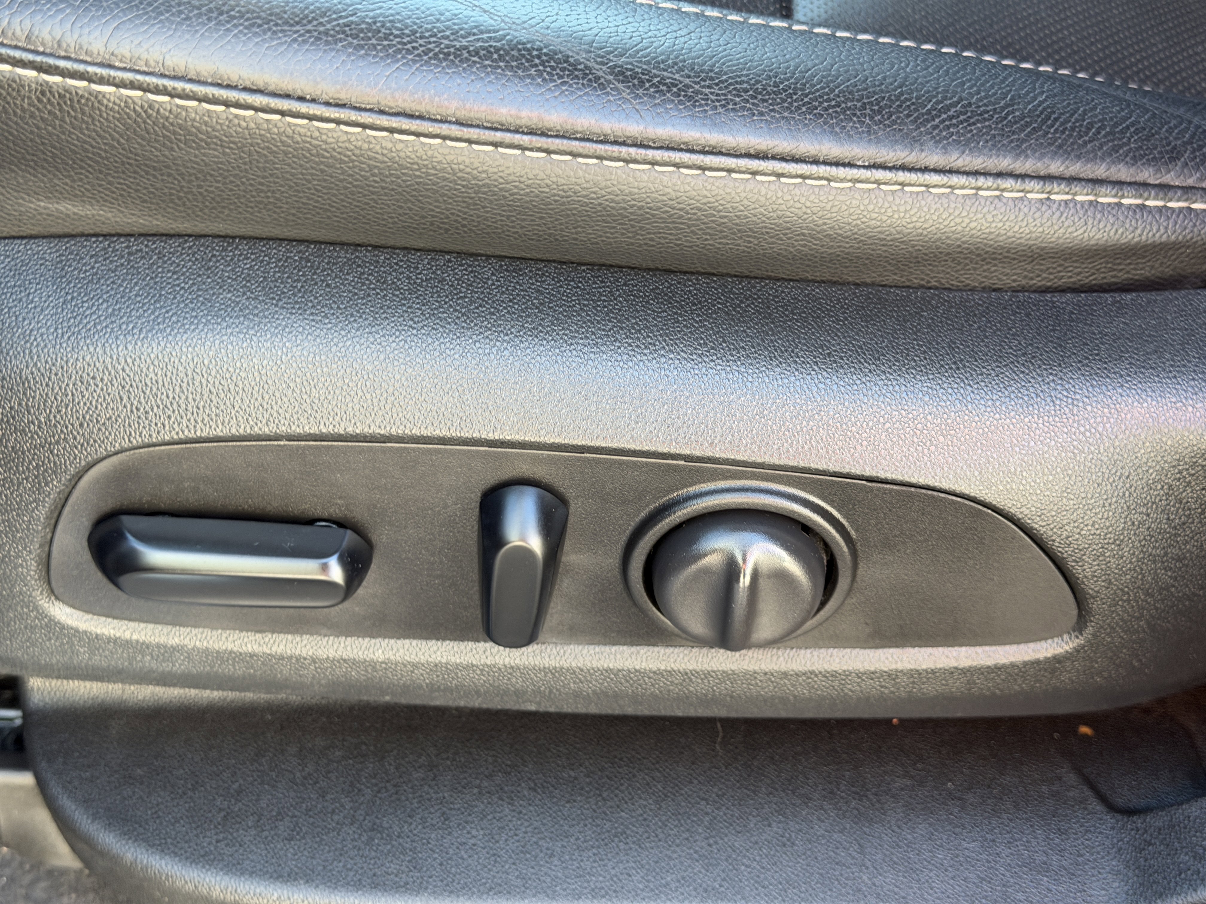 Used 2020 GMC Acadia SLT w/ Premium Package image 20