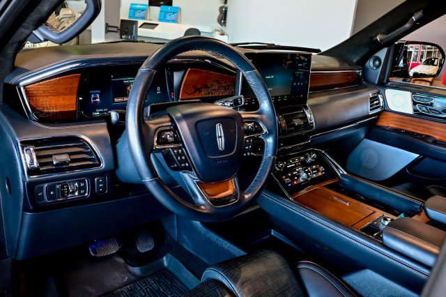 Used 2022 Lincoln Navigator L Black Label image 15