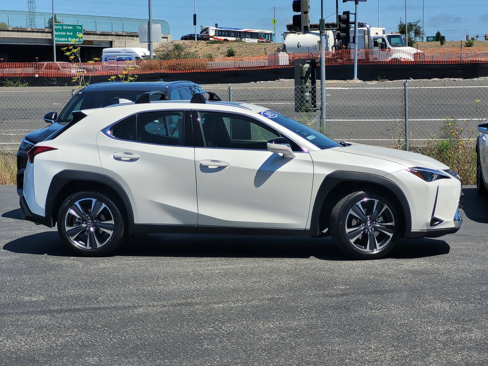 Certified 2025 Lexus UX 300h FWD w/ Accessory Package (Z2) image 3