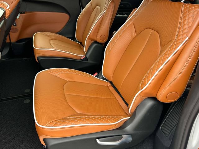 New 2026 Chrysler Pacifica Pinnacle FWD image 18