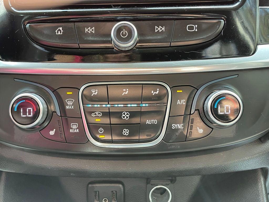 Used 2019 Chevrolet Traverse LT w/ LPO, Floor Liner Package AWD/4WD image 40