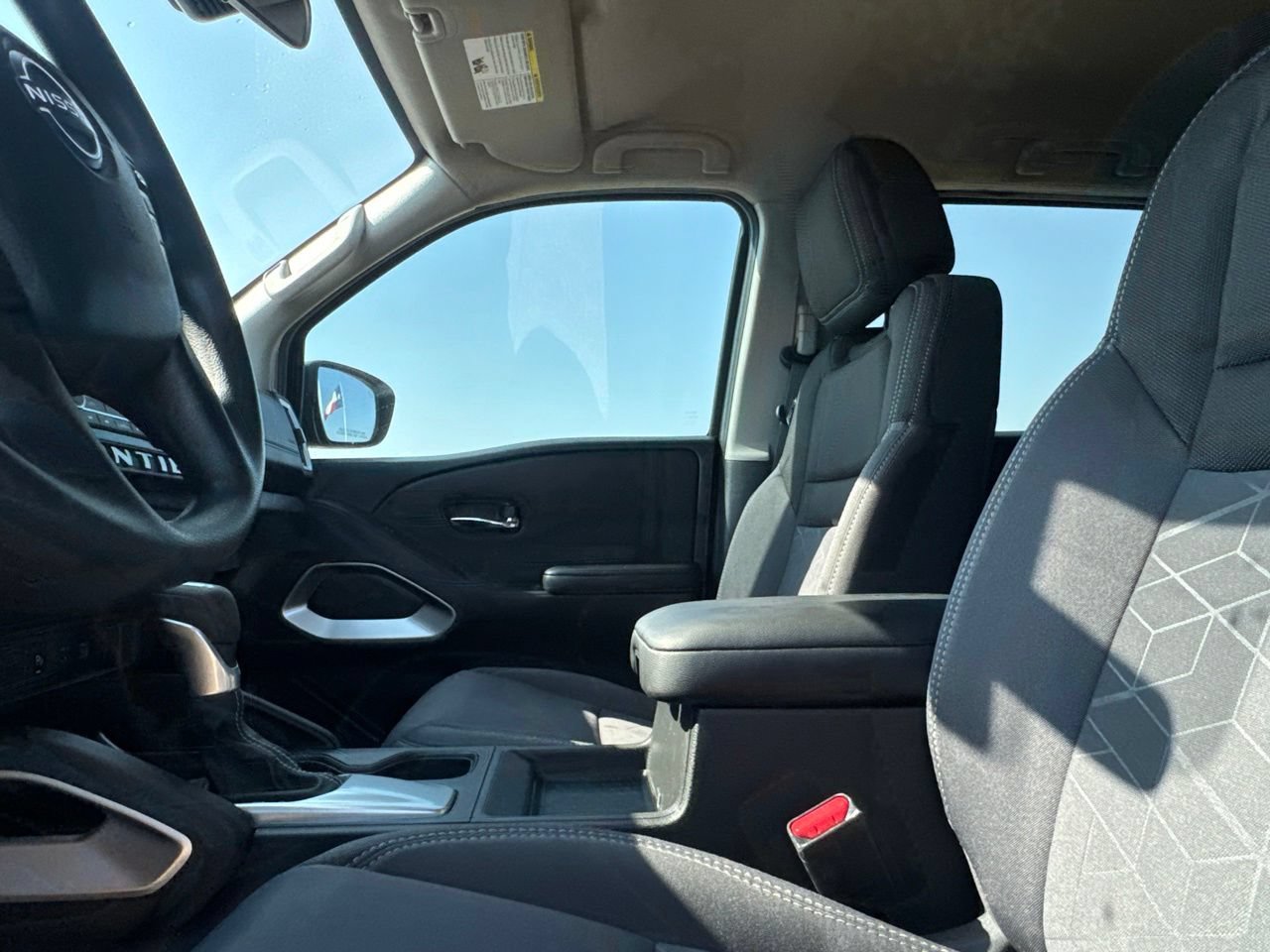 Certified 2025 Nissan Frontier SV w/ Tow Package RWD image 39
