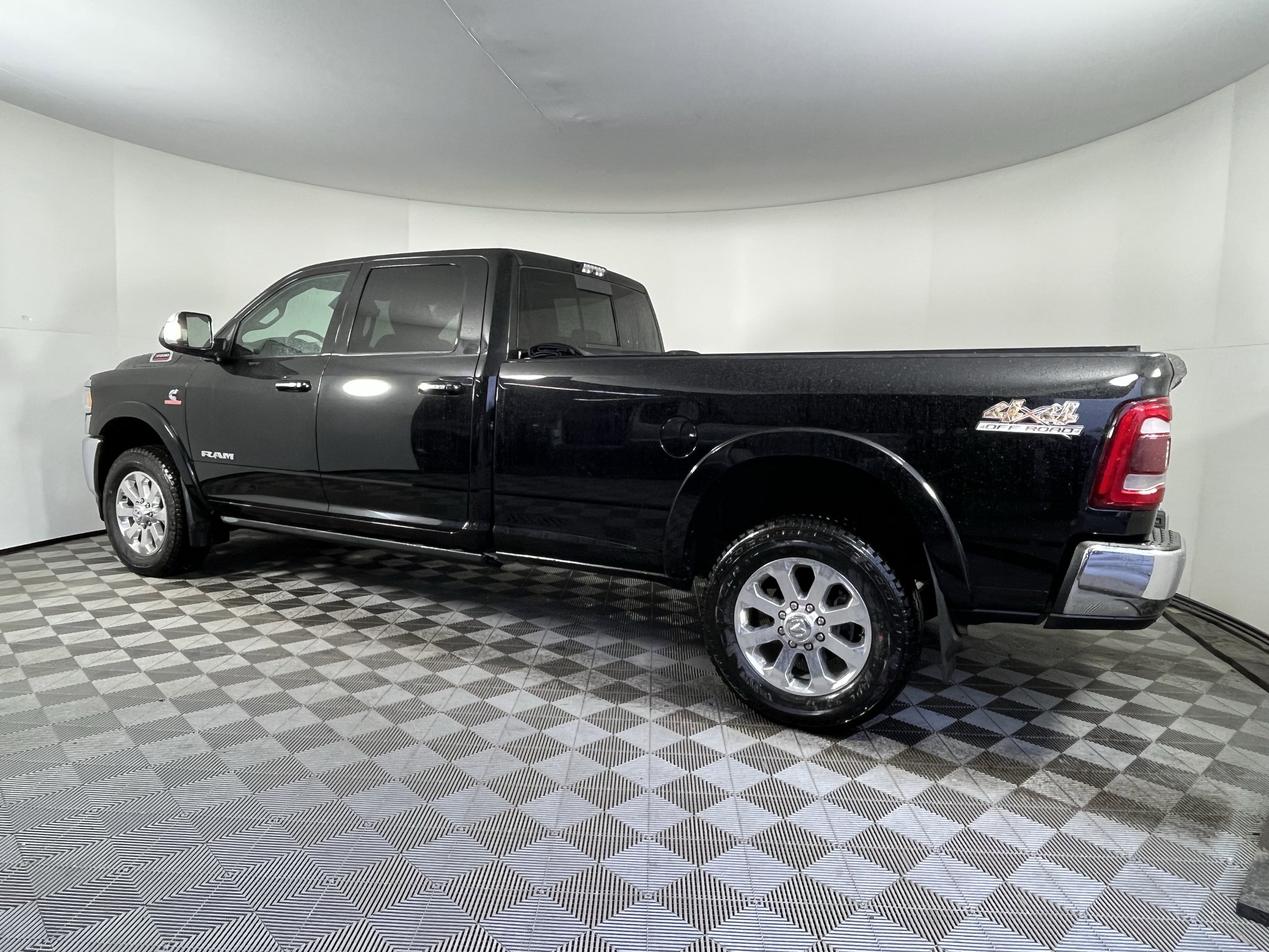 Used 2020 RAM 3500 Laramie video 2