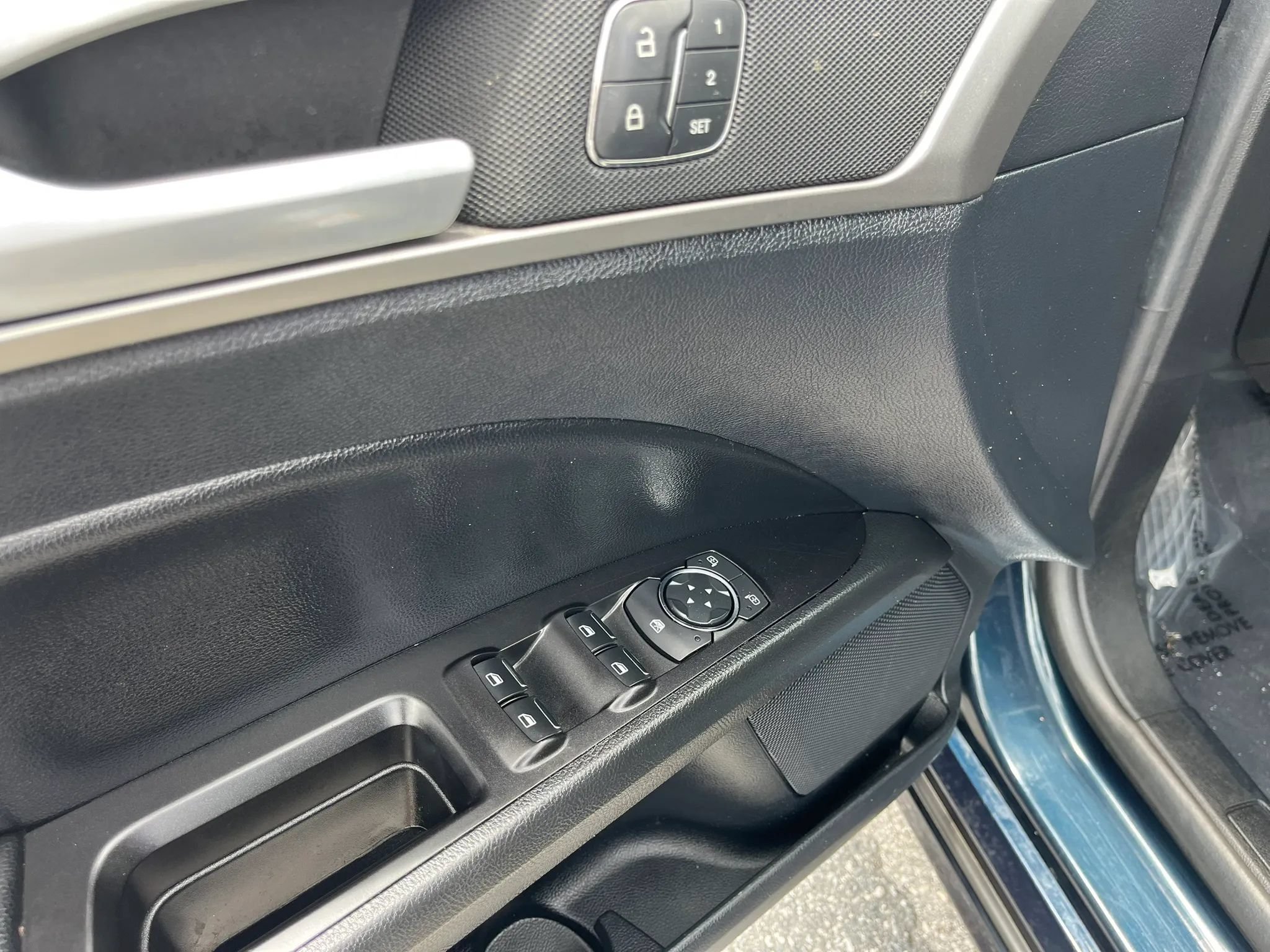 Used 2020 Ford Fusion SEL FWD image 9